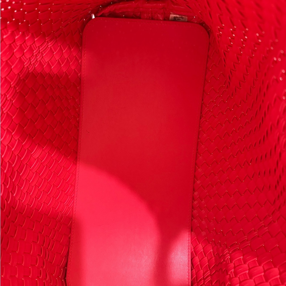 Vera Bradley Small Hathaway Vibrant Red Woven Tote. EUC. NO TAGS - Picture 2 of 6